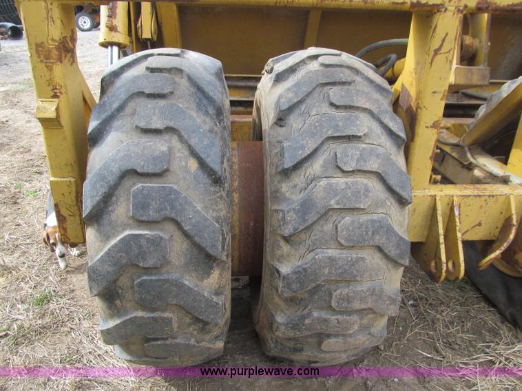 image for item E4705 Icon 15B hydraulic pull scraper