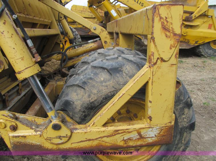 image for item E4705 Icon 15B hydraulic pull scraper