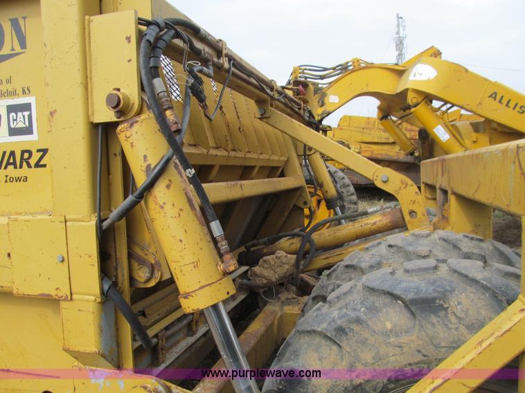 image for item E4705 Icon 15B hydraulic pull scraper