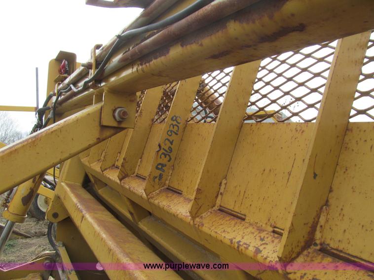 image for item E4705 Icon 15B hydraulic pull scraper