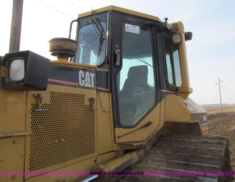 image for item E4707 1999 Caterpillar D5M LGP dozer