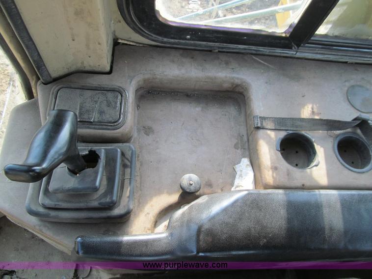 image for item E4707 1999 Caterpillar D5M LGP dozer