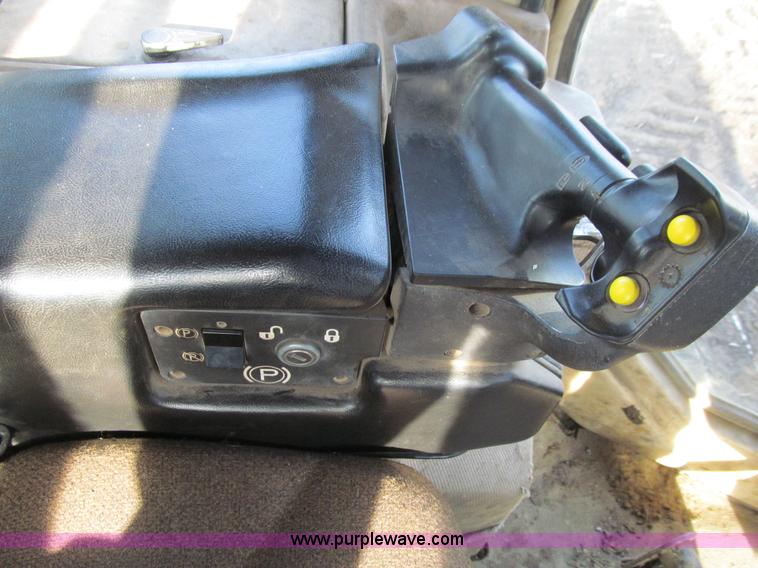 image for item E4707 1999 Caterpillar D5M LGP dozer