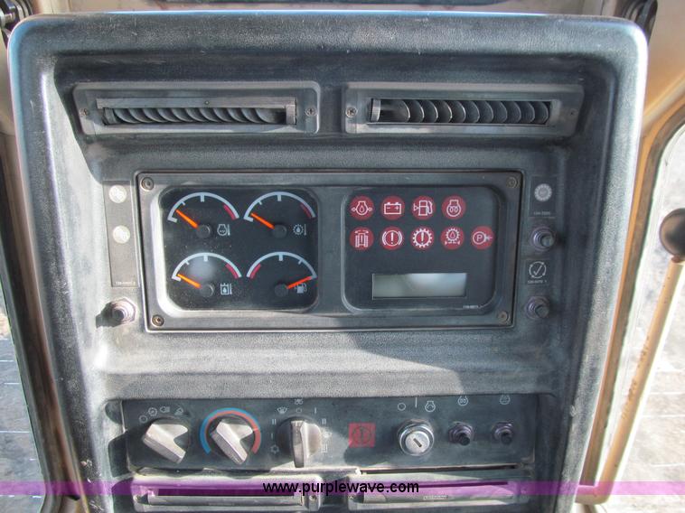 image for item E4707 1999 Caterpillar D5M LGP dozer