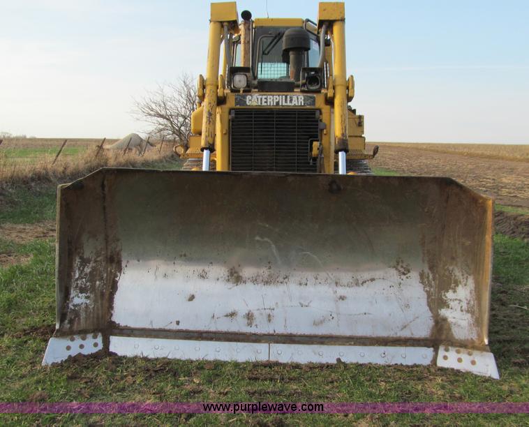 image for item E4709 1998 Caterpillar D6R XL dozer