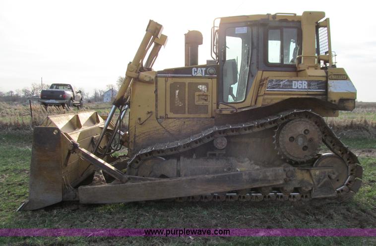 image for item E4709 1998 Caterpillar D6R XL dozer