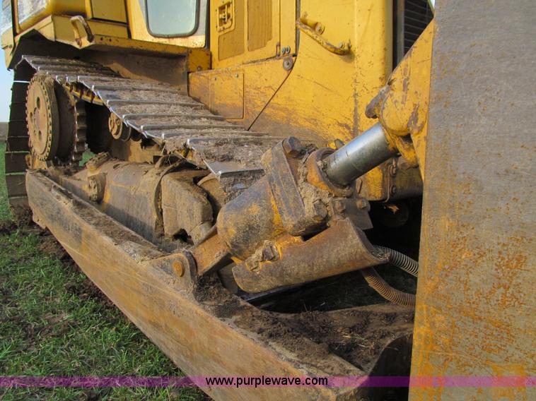 image for item E4709 1998 Caterpillar D6R XL dozer