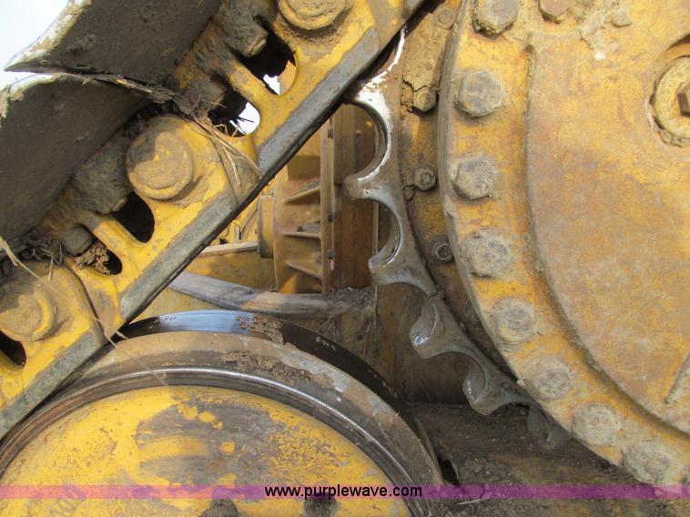 image for item E4709 1998 Caterpillar D6R XL dozer