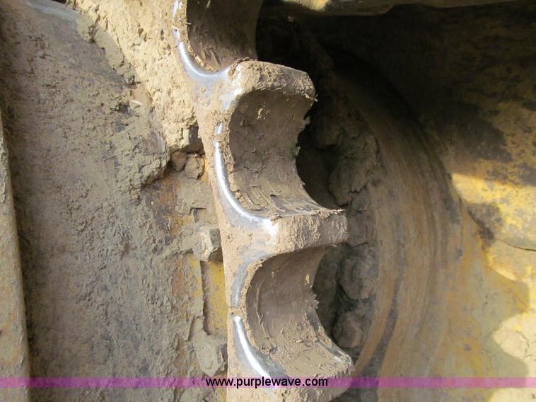 image for item E4709 1998 Caterpillar D6R XL dozer