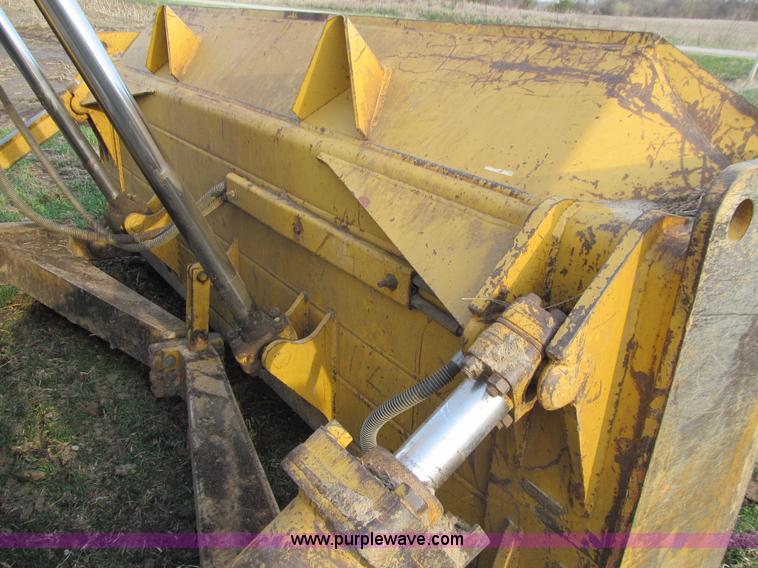 image for item E4709 1998 Caterpillar D6R XL dozer