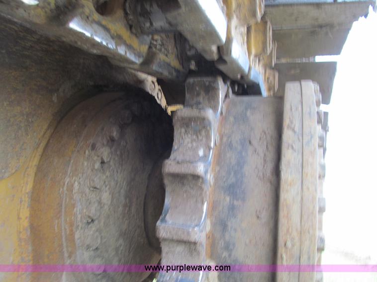 image for item E4709 1998 Caterpillar D6R XL dozer