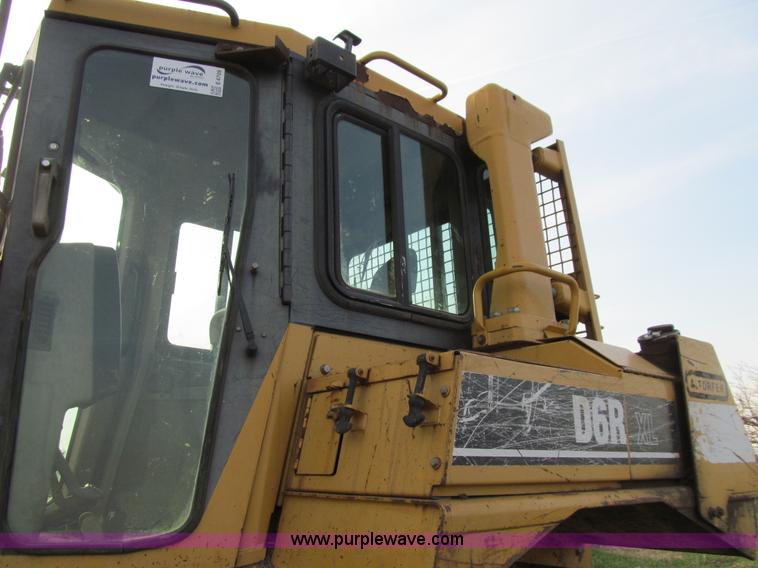image for item E4709 1998 Caterpillar D6R XL dozer