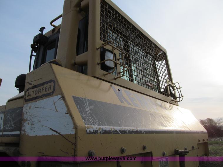 image for item E4709 1998 Caterpillar D6R XL dozer