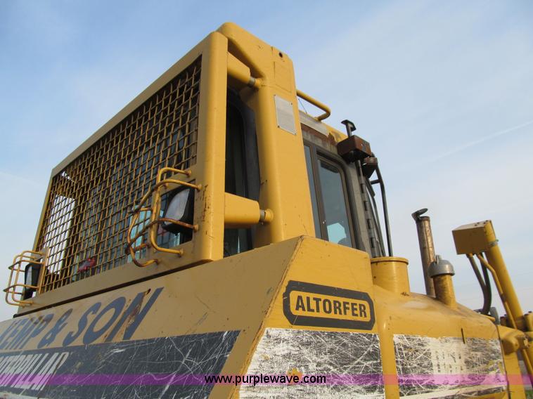 image for item E4709 1998 Caterpillar D6R XL dozer