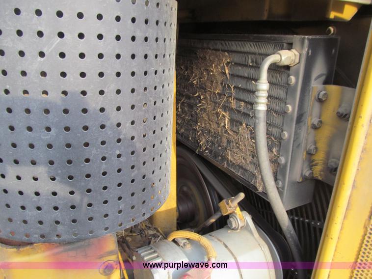 image for item E4709 1998 Caterpillar D6R XL dozer