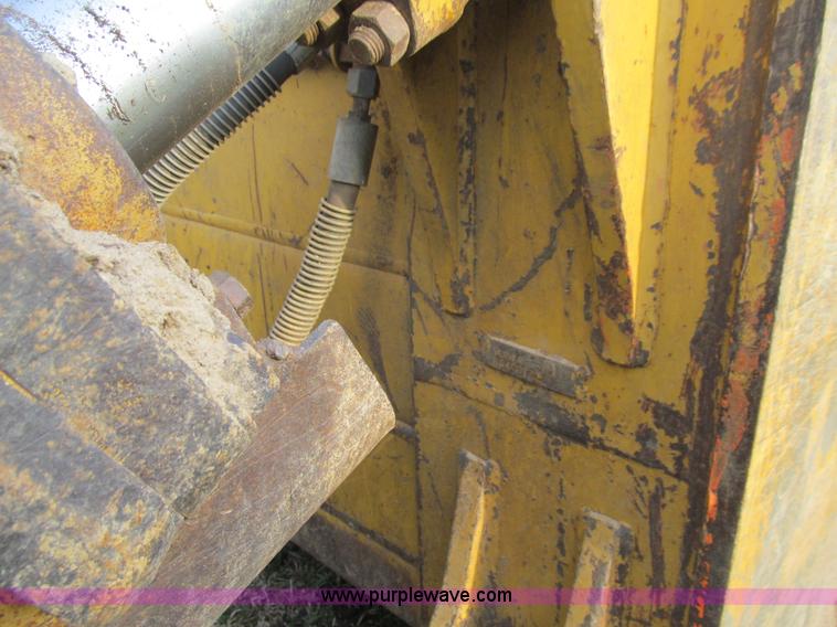 image for item E4709 1998 Caterpillar D6R XL dozer