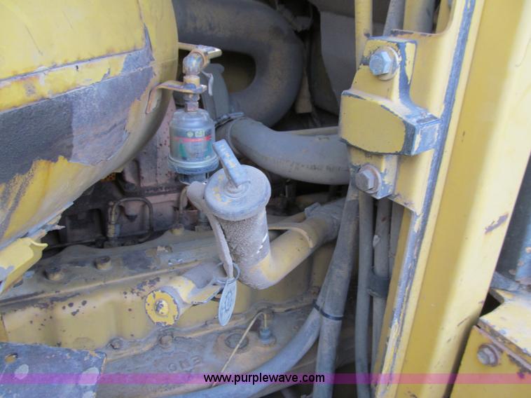 image for item E4709 1998 Caterpillar D6R XL dozer