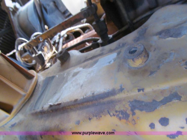 image for item E4709 1998 Caterpillar D6R XL dozer