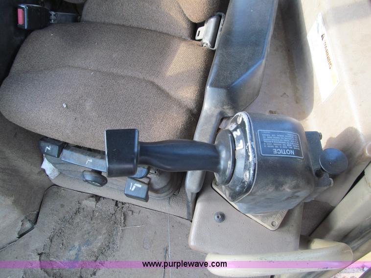 image for item E4709 1998 Caterpillar D6R XL dozer