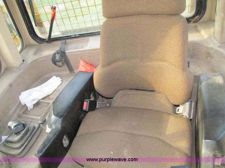 image for item E4709 1998 Caterpillar D6R XL dozer