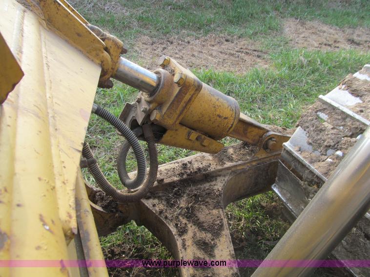 image for item E4709 1998 Caterpillar D6R XL dozer