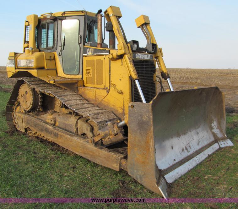 image for item E4709 1998 Caterpillar D6R XL dozer