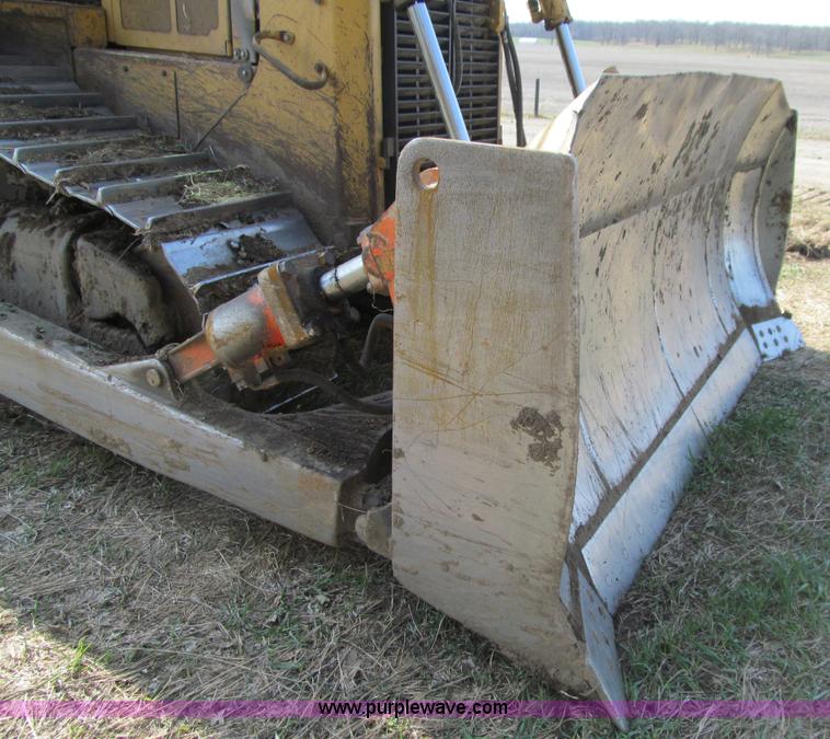 image for item E4710 1998 Caterpillar D6R XL dozer