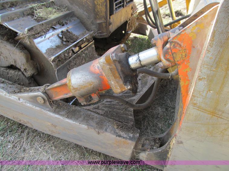 image for item E4710 1998 Caterpillar D6R XL dozer