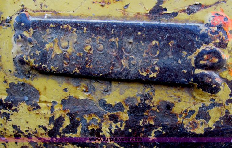 image for item E4710 1998 Caterpillar D6R XL dozer