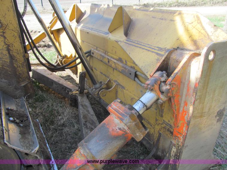 image for item E4710 1998 Caterpillar D6R XL dozer