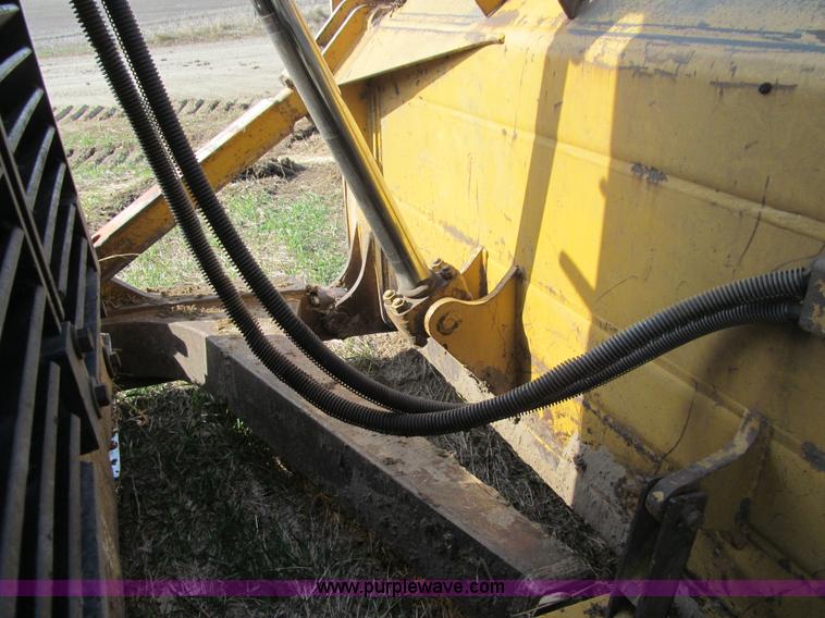 image for item E4710 1998 Caterpillar D6R XL dozer