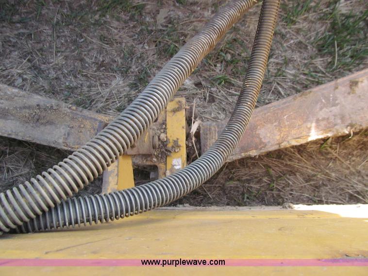 image for item E4710 1998 Caterpillar D6R XL dozer