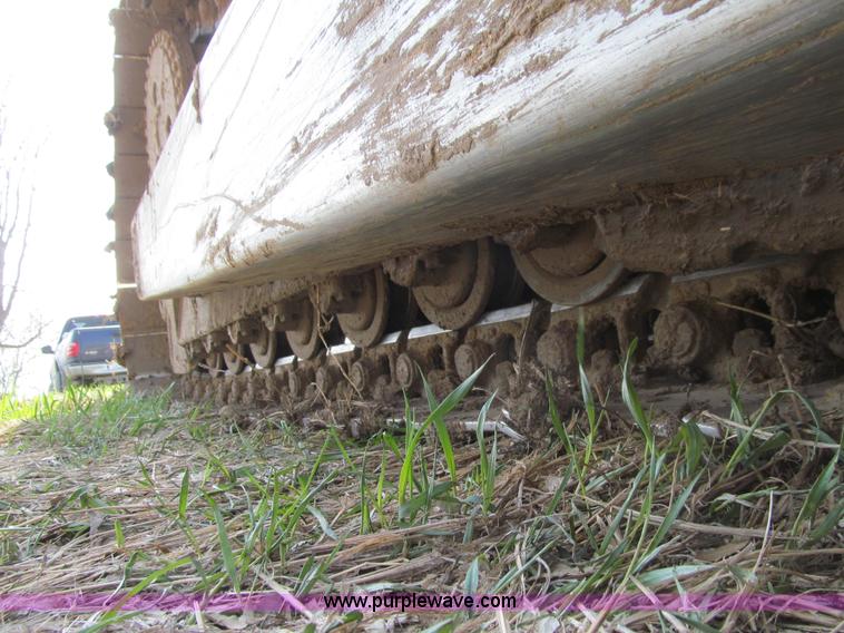 image for item E4710 1998 Caterpillar D6R XL dozer