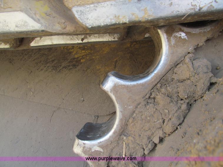 image for item E4710 1998 Caterpillar D6R XL dozer