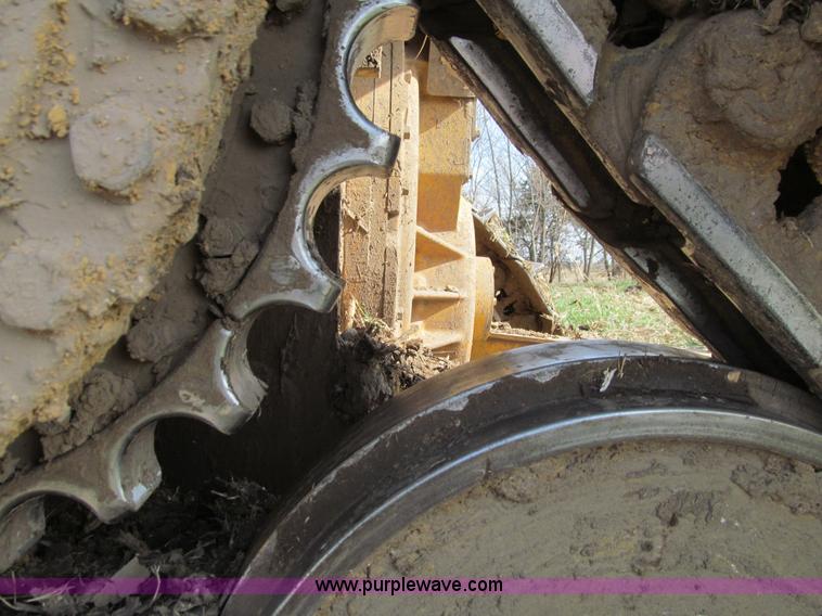 image for item E4710 1998 Caterpillar D6R XL dozer