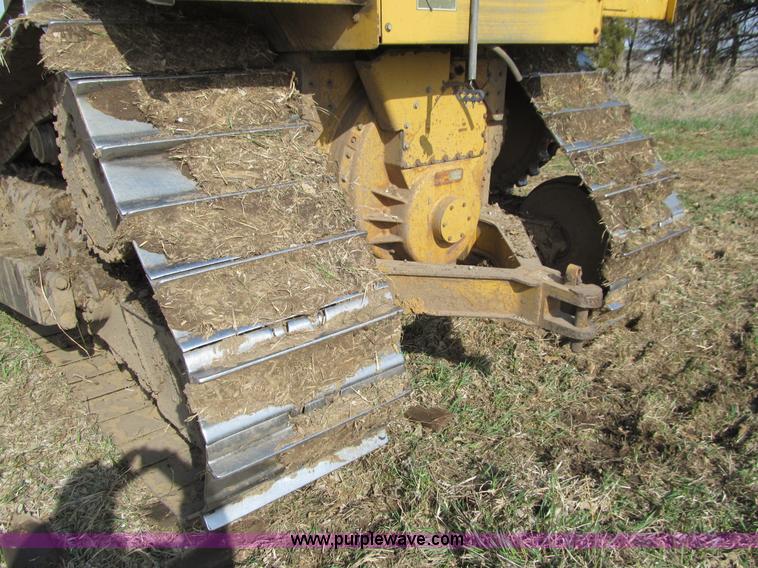 image for item E4710 1998 Caterpillar D6R XL dozer