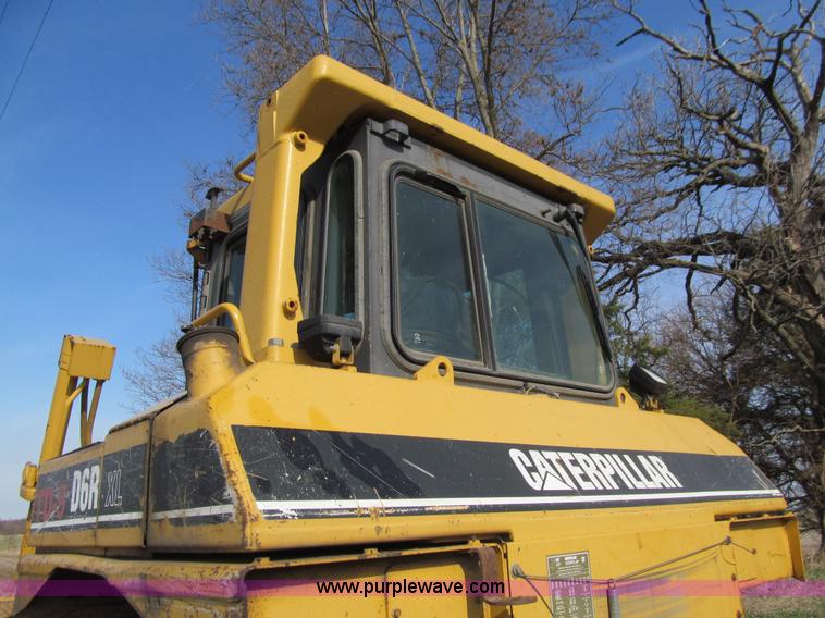 image for item E4710 1998 Caterpillar D6R XL dozer