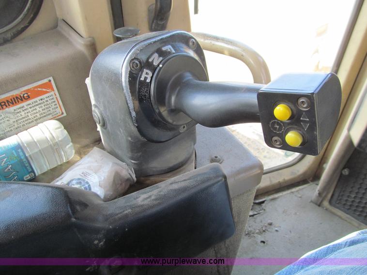 image for item E4710 1998 Caterpillar D6R XL dozer