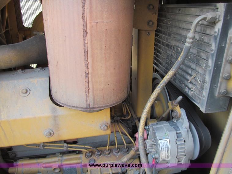 image for item E4710 1998 Caterpillar D6R XL dozer