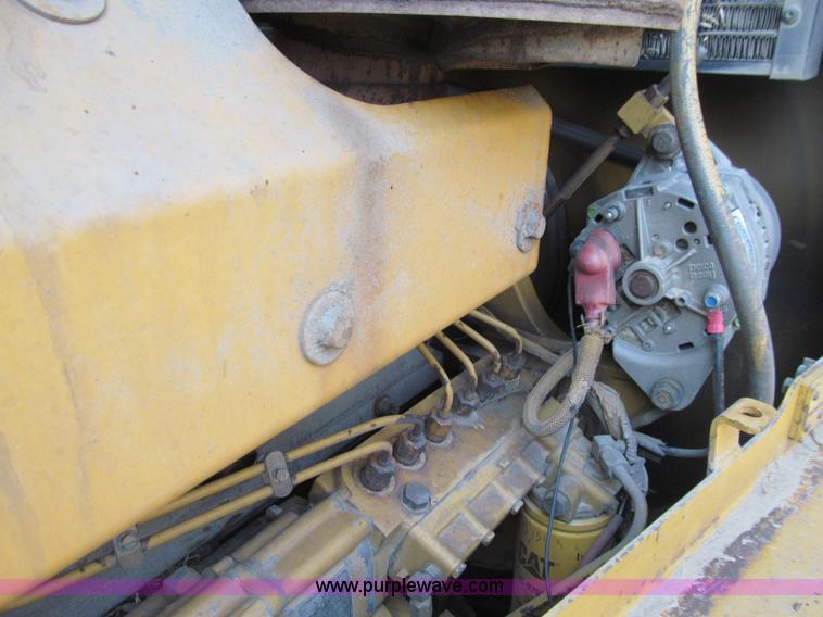 image for item E4710 1998 Caterpillar D6R XL dozer