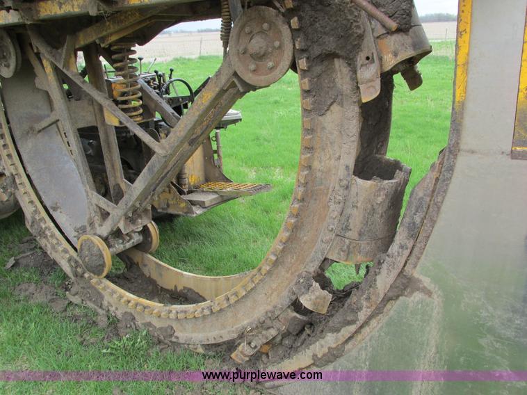 image for item E4712 Speicher H600 trencher