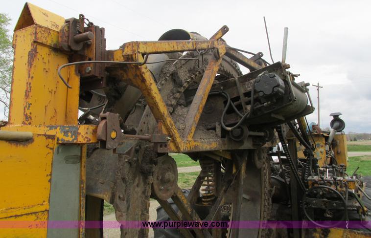 image for item E4712 Speicher H600 trencher