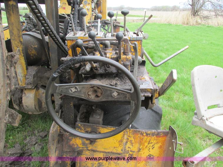 image for item E4712 Speicher H600 trencher