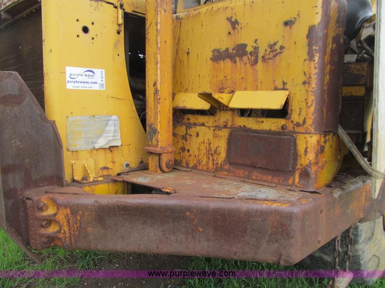 image for item E4714 1970 Caterpillar 627 scraper
