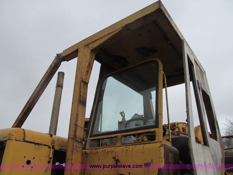 image for item E4714 1970 Caterpillar 627 scraper