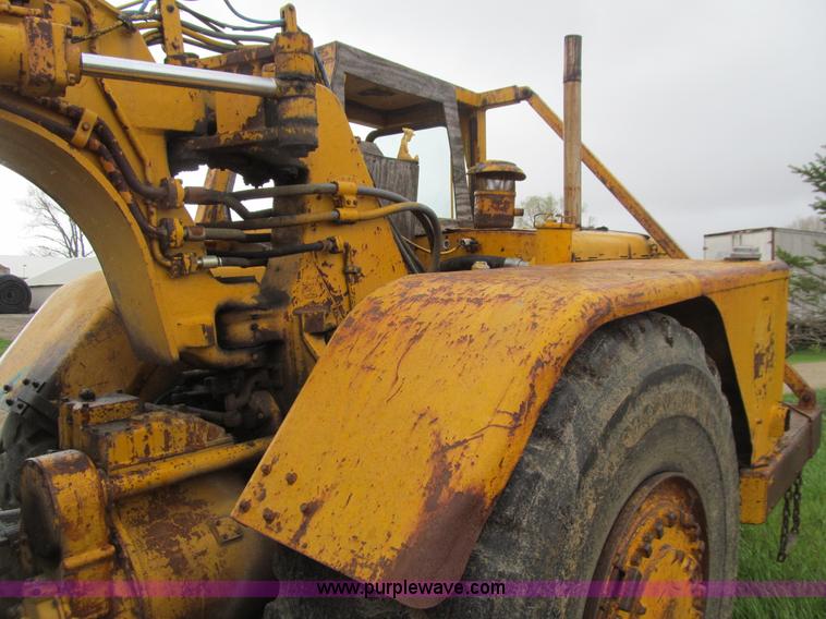 image for item E4714 1970 Caterpillar 627 scraper