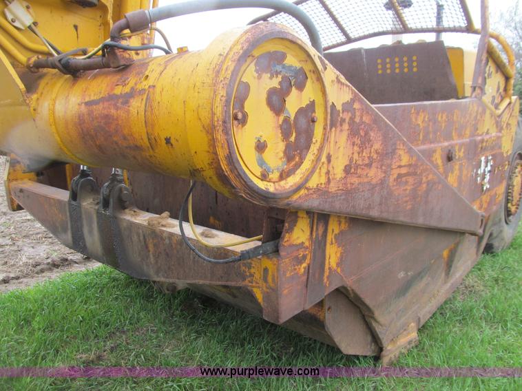 image for item E4714 1970 Caterpillar 627 scraper