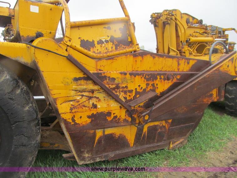 image for item E4714 1970 Caterpillar 627 scraper
