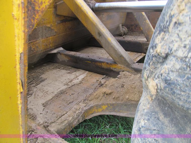 image for item E4714 1970 Caterpillar 627 scraper