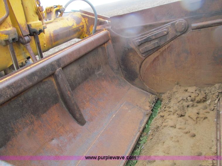 image for item E4714 1970 Caterpillar 627 scraper